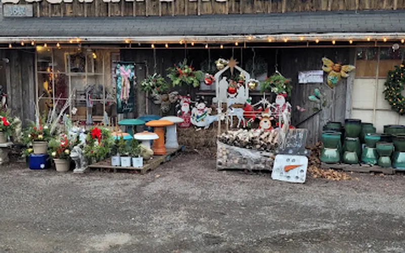 Buckman's Home & Garden — Garden center