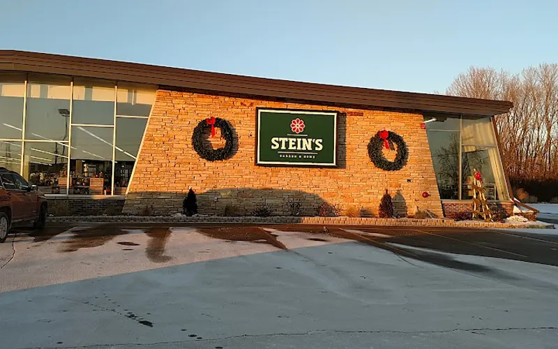 Stein's Garden & Home — Mulch supplier