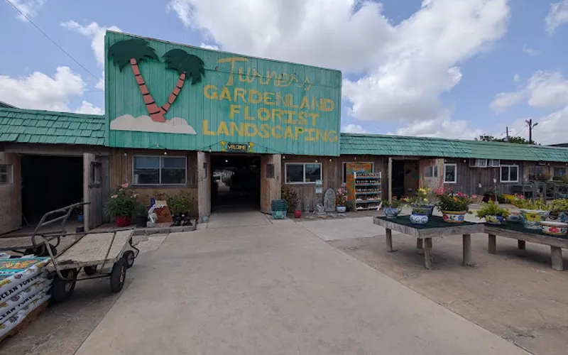 Turner's Gardenland — Garden center