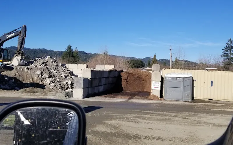 Shamrock Building Materials — Landscaping supply store