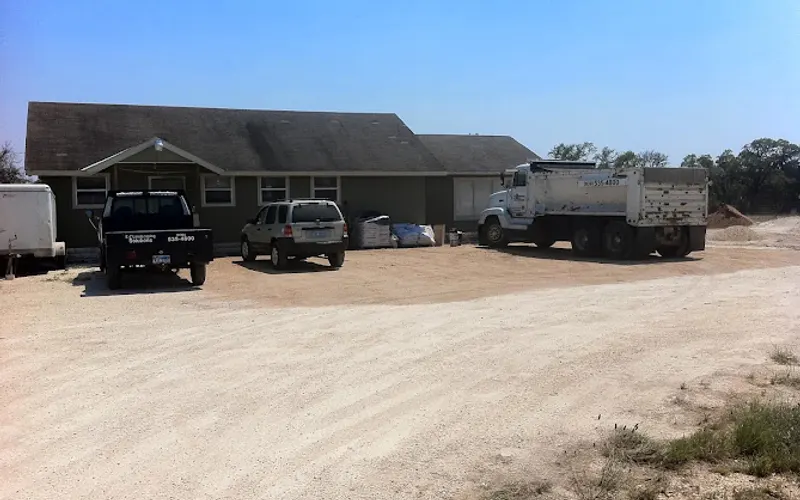 EZ Landscaping Solutions, LLC — Topsoil supplier