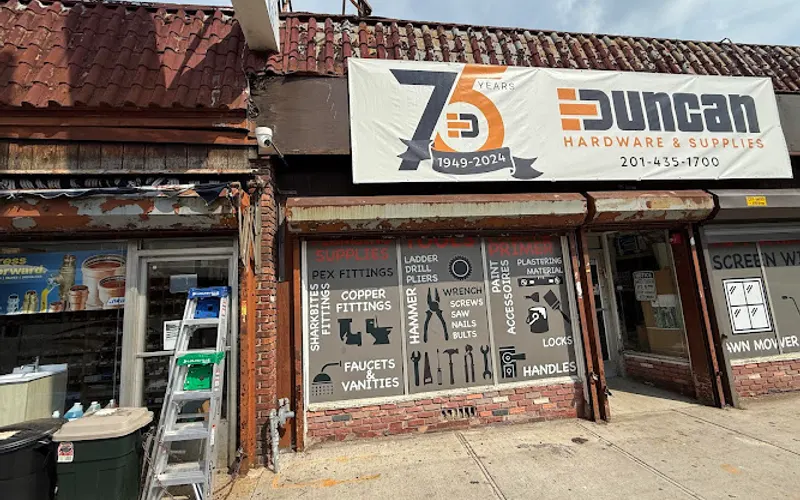 Duncan Hardware & Supplies — Hardware store