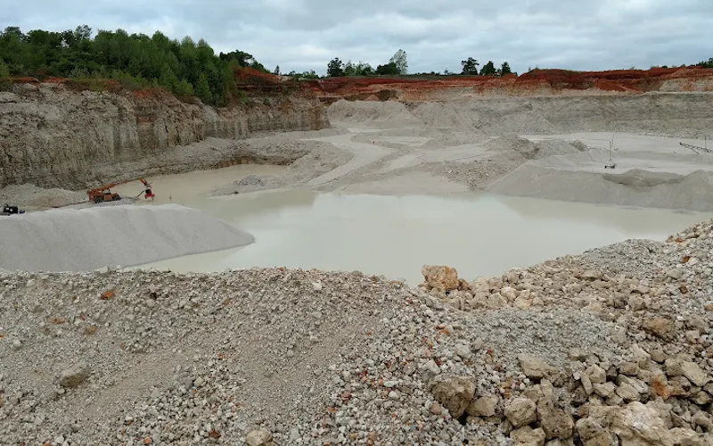 Big Red Dirt Farm LLC — Topsoil supplier