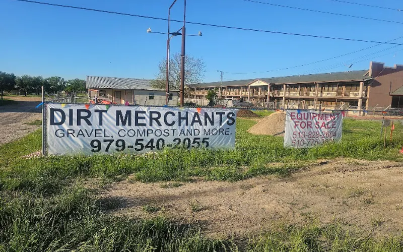 Dirt Merchants — Mulch supplier