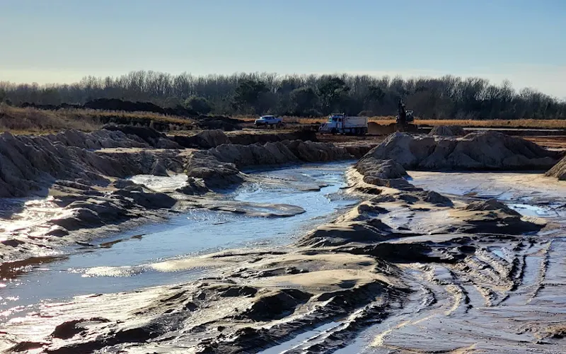 Oak Island Land Service's LLC — Topsoil supplier