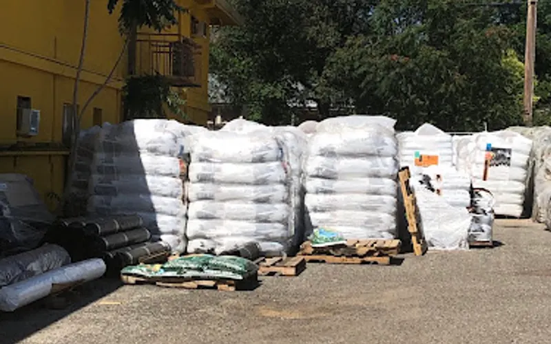Northern Roots Indoor Garden and Hydroponics Supply — Garden center