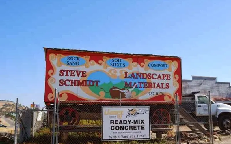 Steve Schmidt Topsoil — Topsoil supplier