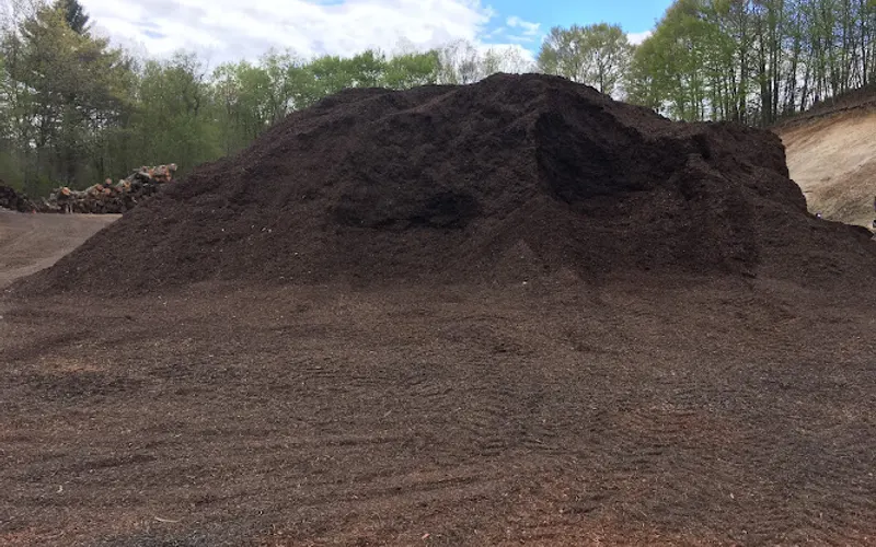 Lenahan Land Clearing & Grinding Inc. — Mulch supplier