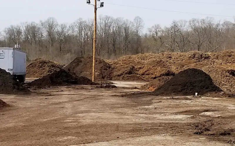 Living Earth - Knoxville Solway — Topsoil supplier