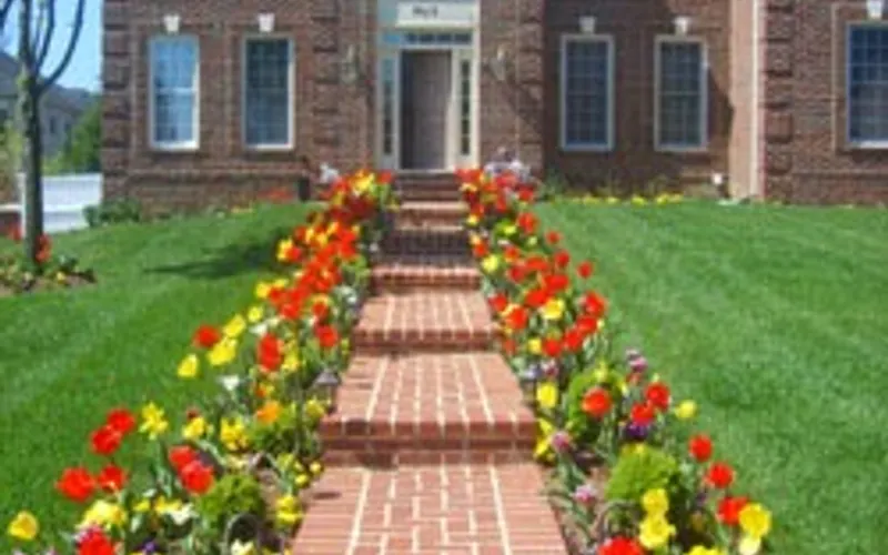 EP Mowing & Landscaping Inc — Landscaper