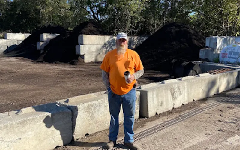 Living Earth - Knoxville Middlebrook Pike — Topsoil supplier