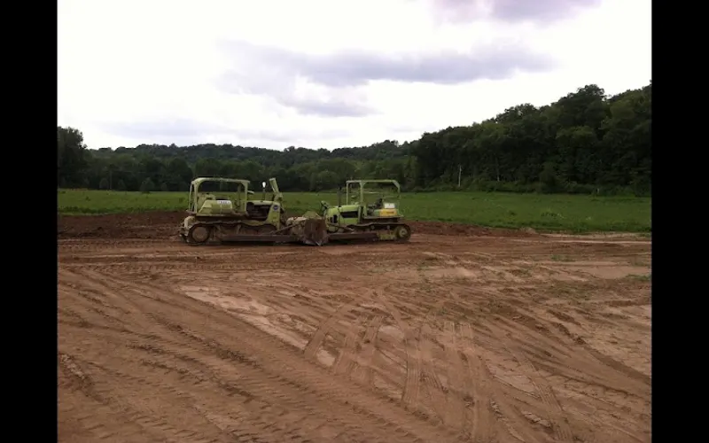 Riverside Topsoil — Landscaping supply store