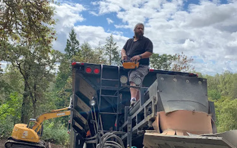 Manny's Conveyor Delivery — Sand & gravel supplier
