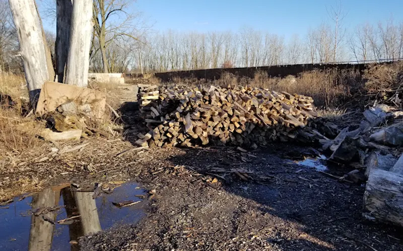 Bellaire Supply — Topsoil supplier