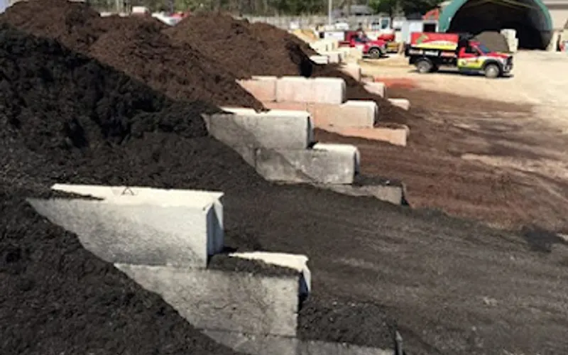 Leonti's Outdoor Supply — Landscaper