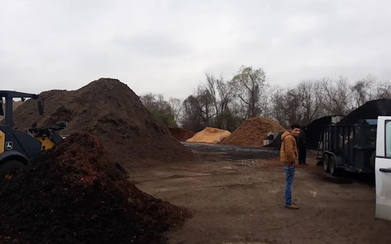 LIVING EARTH — Sand & gravel supplier