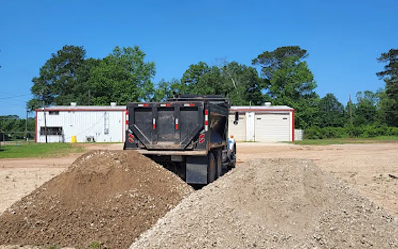 4 H Dirt Works — Construction company