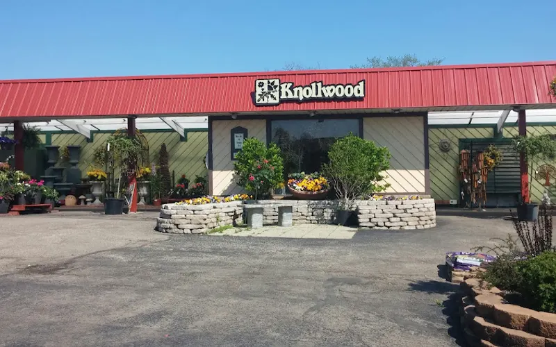 Knollwood Garden Center and Landscaping — Landscaper