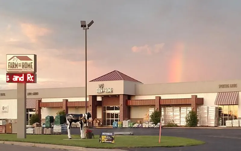 D & J Farm And Home — Hardware store
