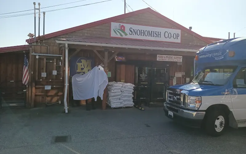 Snohomish Co-Op — Animal feed store