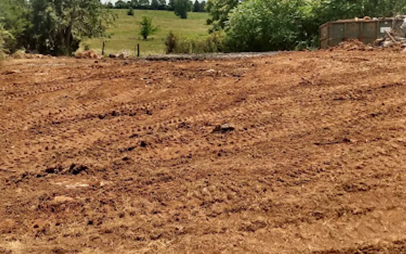 Howard hauling an excavating — Excavating contractor