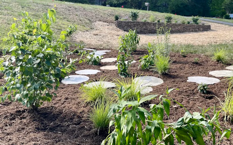 Snow's Garden Center — Topsoil supplier