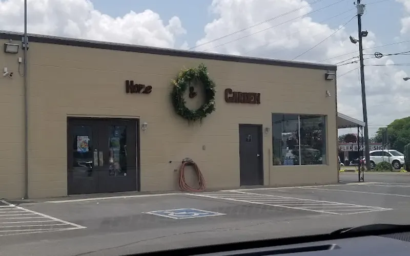 Martin's Home & Garden — Garden center