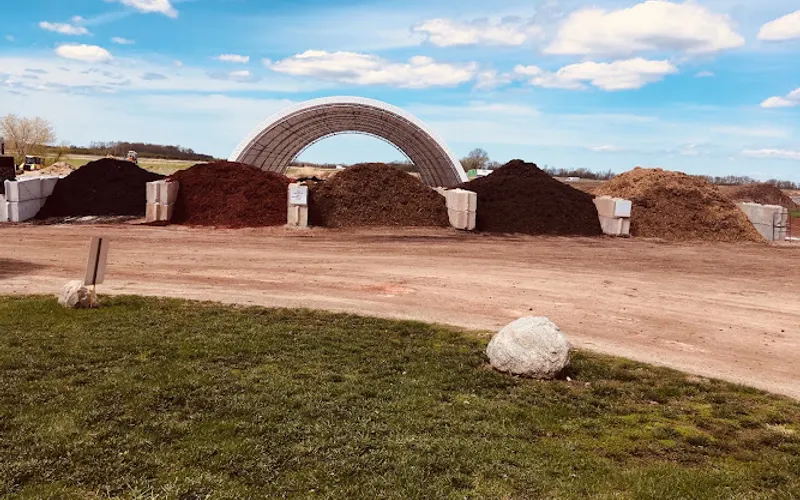 Larsen Materials LLC — Topsoil supplier