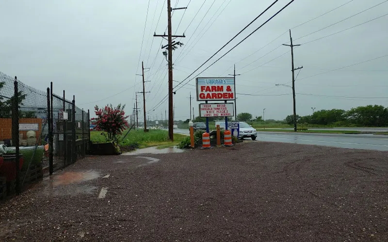 Vaughan's Farm & Garden — Garden center