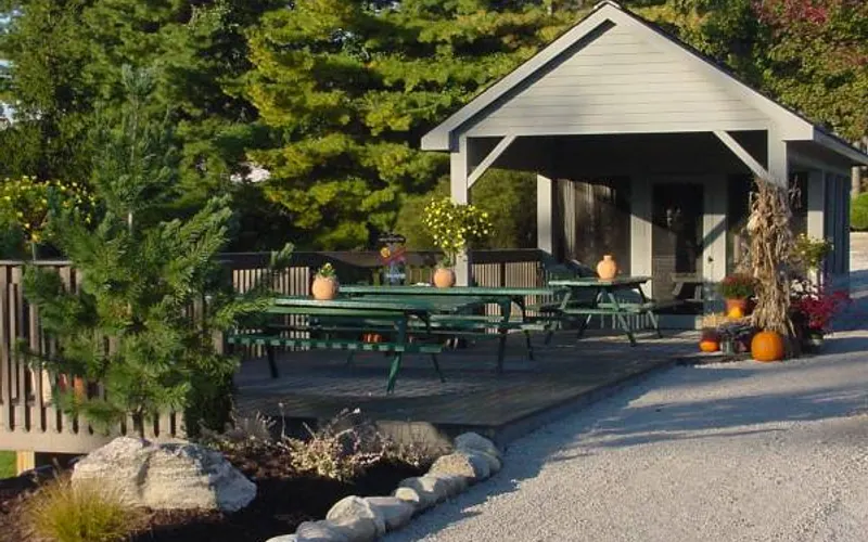Holscher & Hackman Garden Center — Garden center