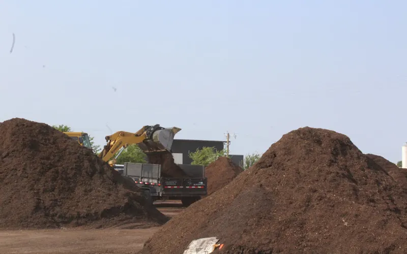 Living Earth - Rockwall — Mulch supplier