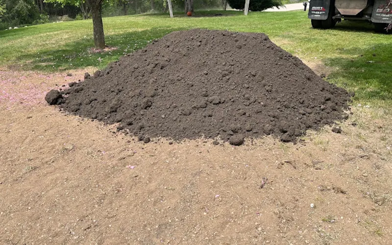 LoRea Topsoil & Aggregate — Topsoil supplier