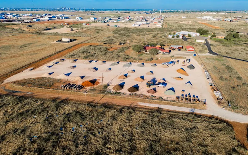 OilFlyOne Aggregates — Topsoil supplier