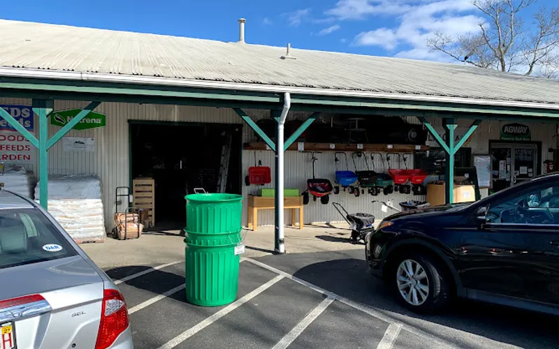 Morrison's Home & Garden & Pet Center — Landscaping supply store