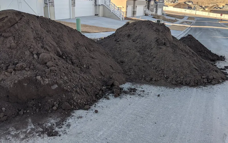 Topsoil.Rocks — Topsoil supplier