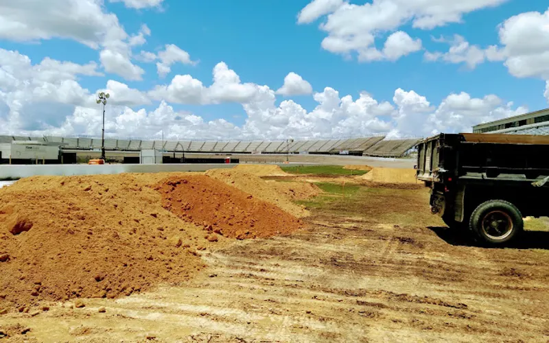 J.M. Currie & Sons Hauling and Grading LLC. — Sand & gravel supplier