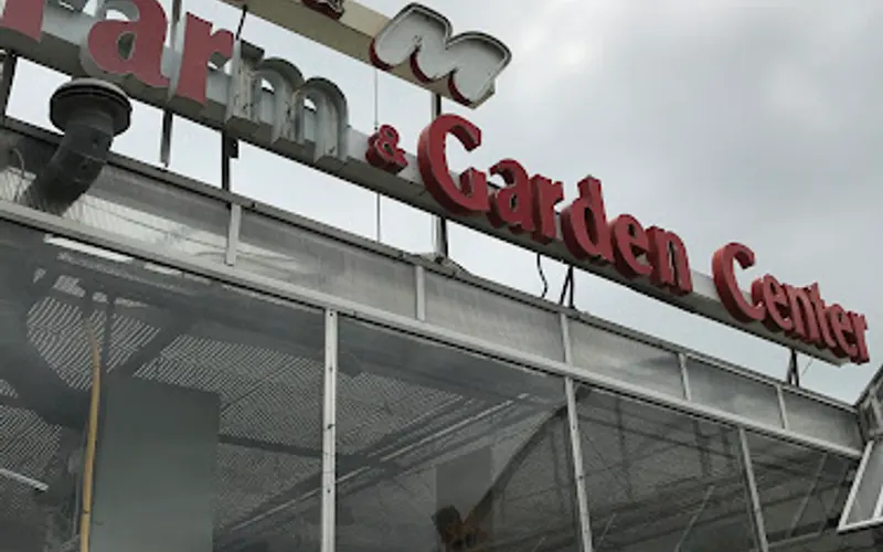 A & M Farm And Garden Center — Garden center