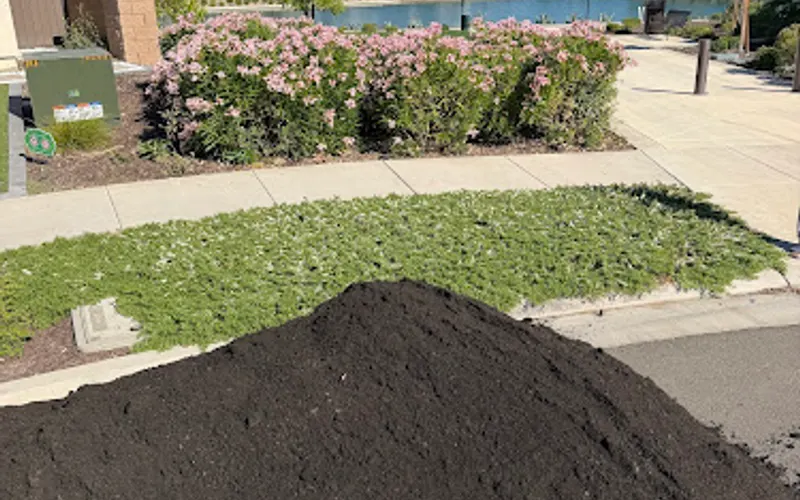 DumpTruck916 — Topsoil supplier