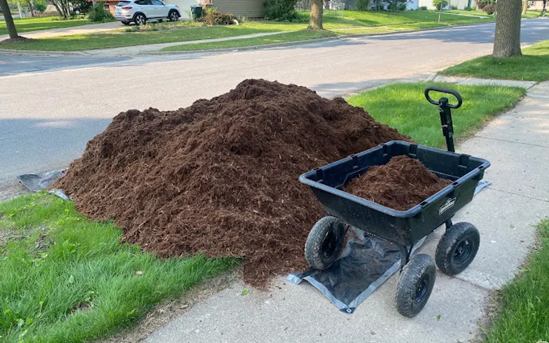 JR's Mulch Sales — Mulch supplier