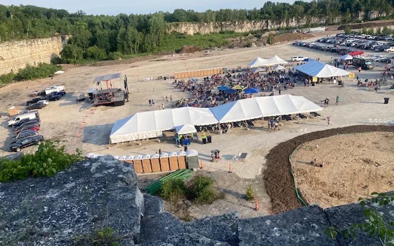R & M Landscaping — Landscaping supply store