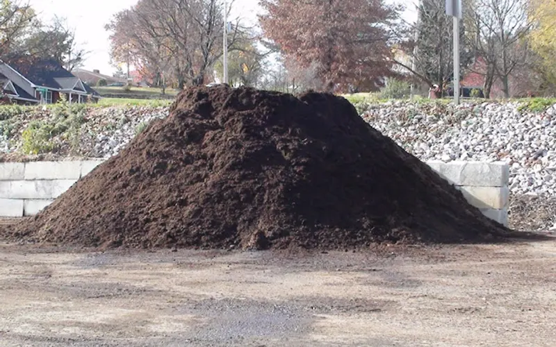American Mulch & More — Mulch supplier