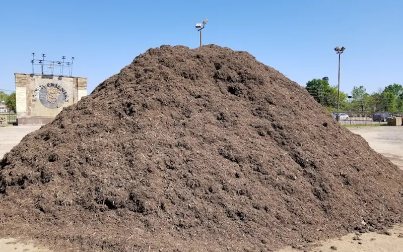 Warren's Earth Friendly Rock & Mulch Co — Mulch supplier