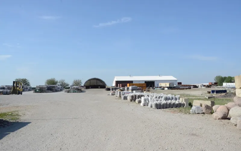 Illinois Landscape Supply - Local Landscape Supply & Mulch — Topsoil supplier