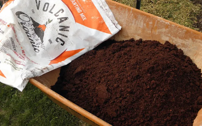 Volcanic Organic — Topsoil supplier