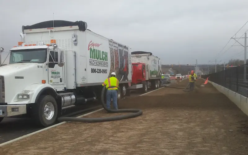 Express Mulch — Mulch supplier