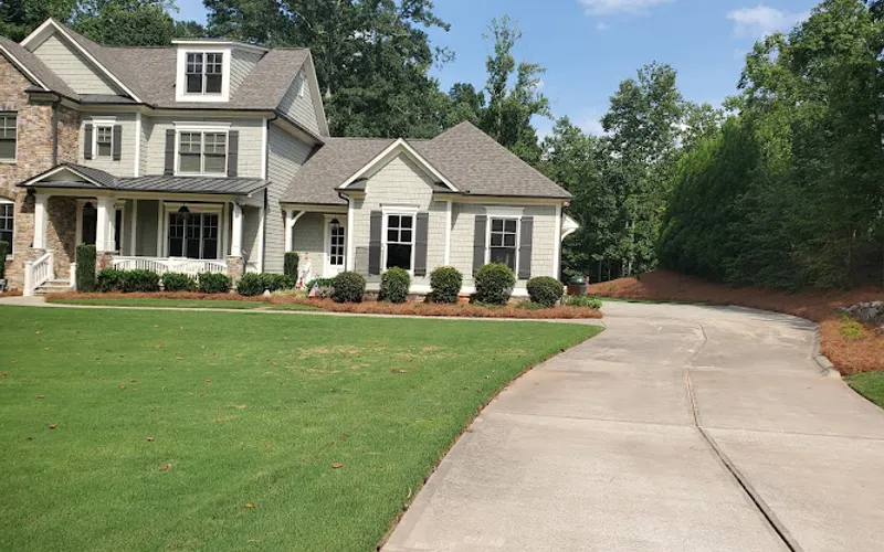 Morales Pine Straw — Mulch supplier