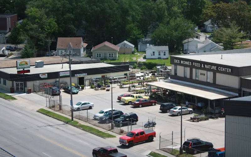 Des Moines Feed & Nature Center — Topsoil supplier