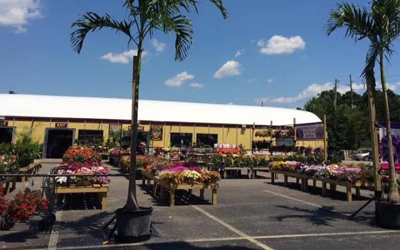 Dambly's Garden Center — Garden center