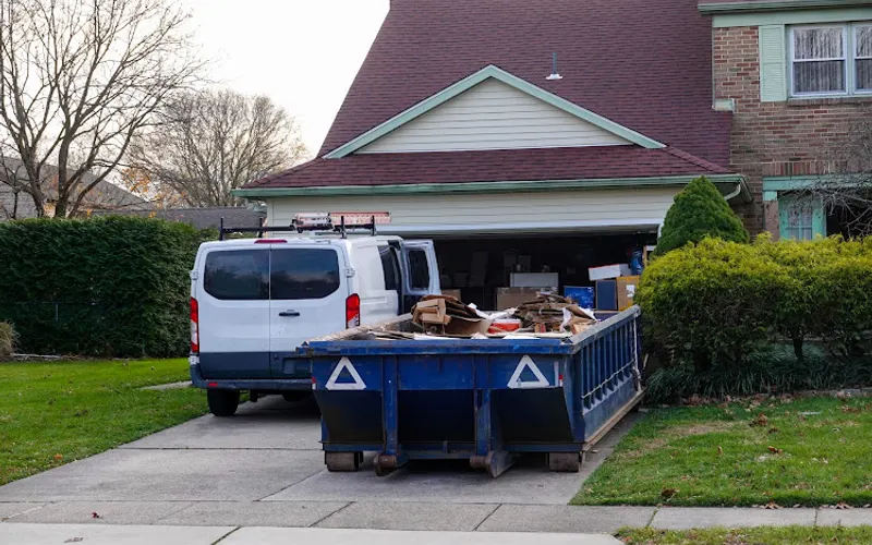Debris Junk and Trash Removal of Warren MI — Garbage collection service