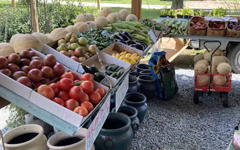 Red's Farm & Garden — Farmers' market